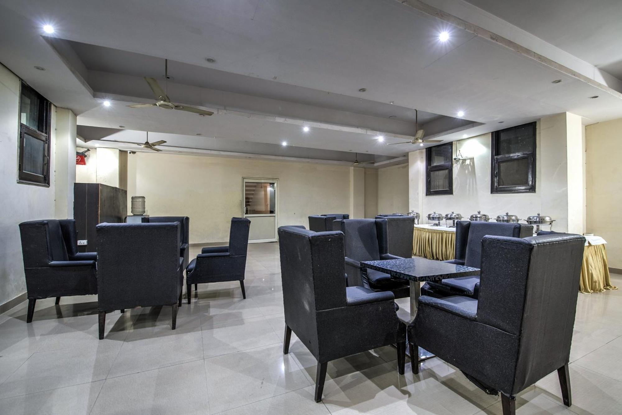 Hotel O Crosswinds Residency Indirapuram 外观 照片